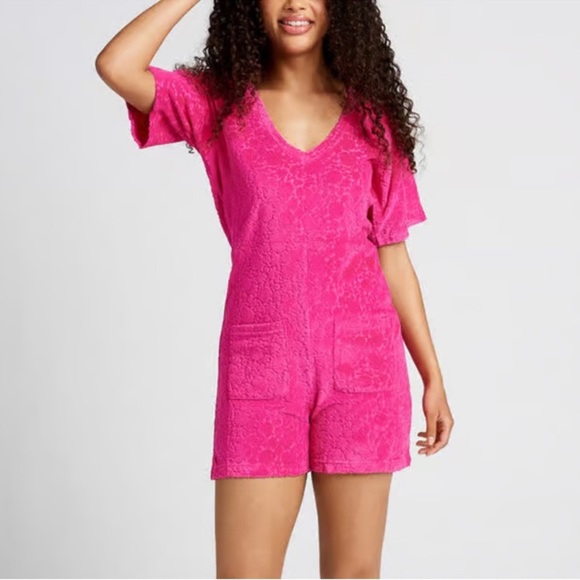 New ModCloth Beach Chaser Velour Romper Sweet Berry Pink - Picture 1 of 9